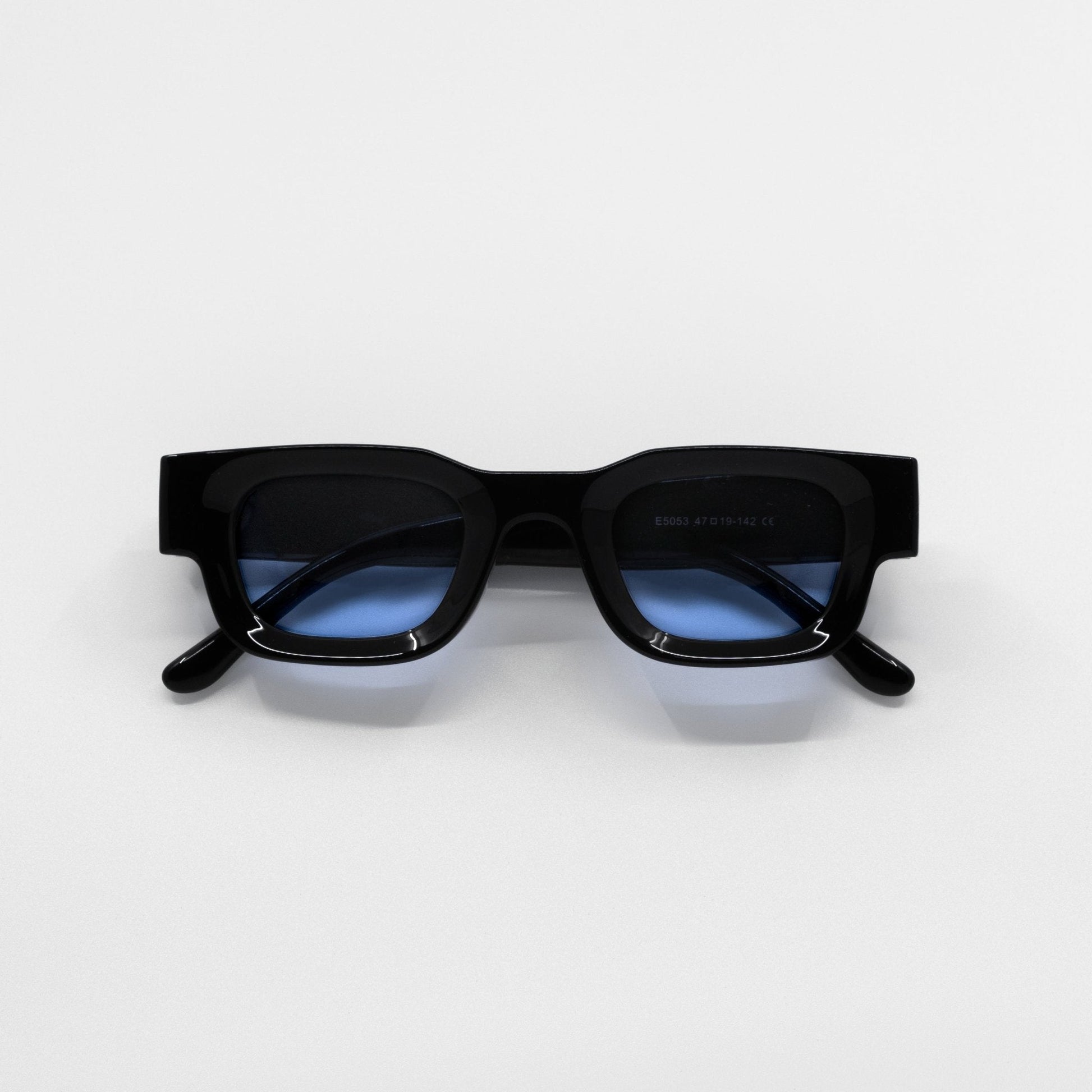 Gafas de sol cuadradas SEMBO Ocean – montura negra con lentes azules | Arloow